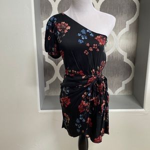 Oliviaceous One Shoulder Floral Dress Size Small NWT